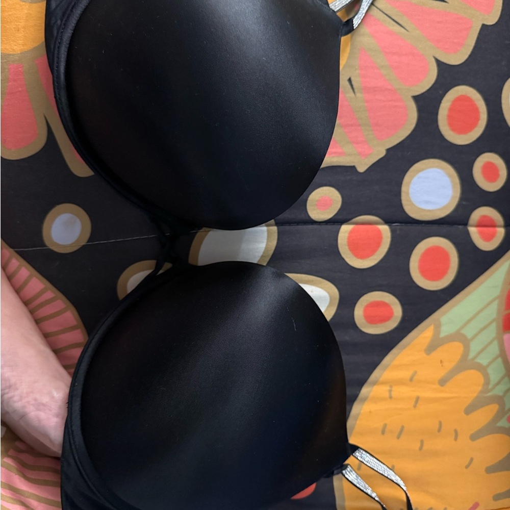 VS double shine strap bombshell bra that adds 2 cups - Picture 2 of 2